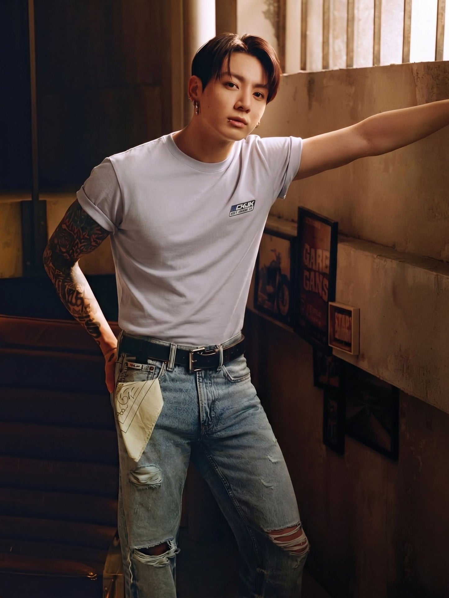 JUNG KOOK x CK LOGO BADGE RELAXED TEE