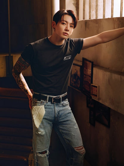 JUNG KOOK x CK LOGO BADGE RELAXED TEE